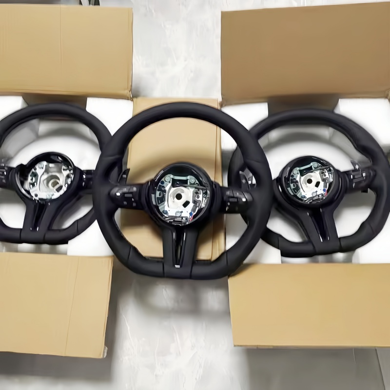 Interior Design Services - Lenkradbezug aus Leder für BMW F10